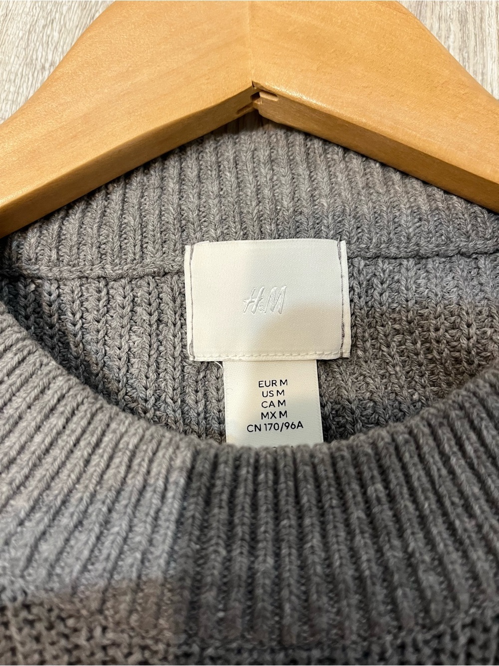 H&M Striped Sweater - M - Picture 8 of 8
